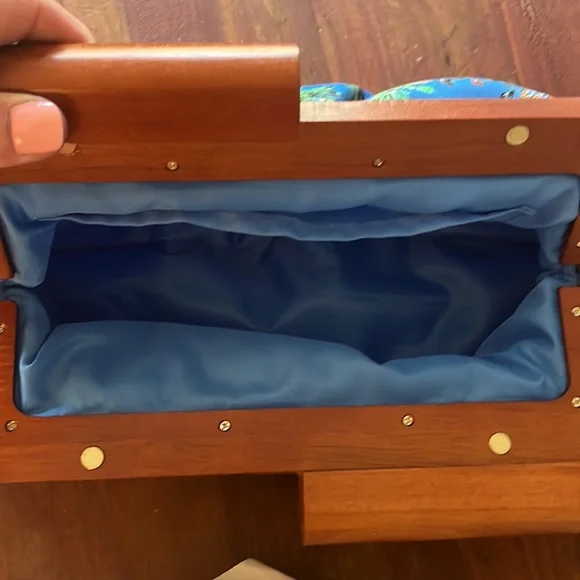 NWT Lilly Pulitzer Bermuda Clutch - Picture 3 of 3